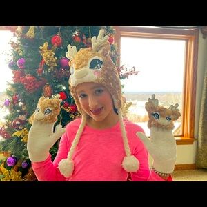 Justice reindeer hat with matching gloves